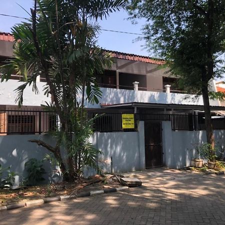 Kupang  Oyo 90482 Rumah Oma Syariah מראה חיצוני תמונה