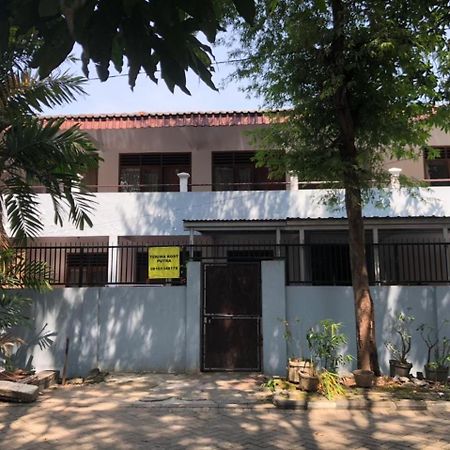 Kupang  Oyo 90482 Rumah Oma Syariah מראה חיצוני תמונה